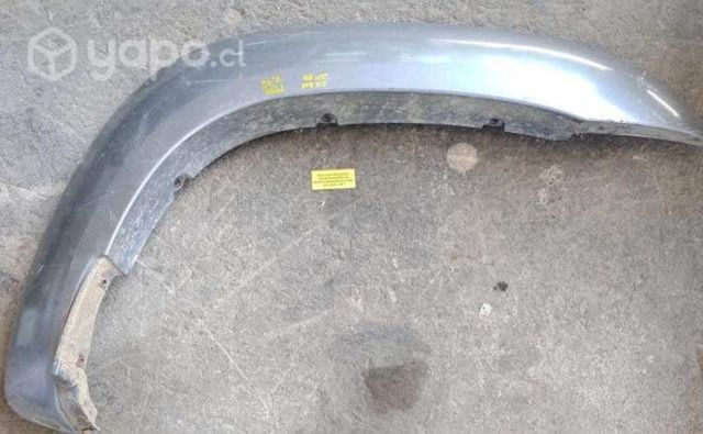 Moldura Pasa Rueda Delantera Derecha (MVA275) Mazd