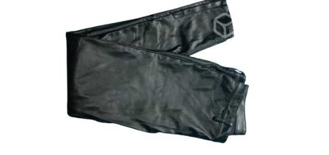 Pantalones negros H&M de cuero talla 38
