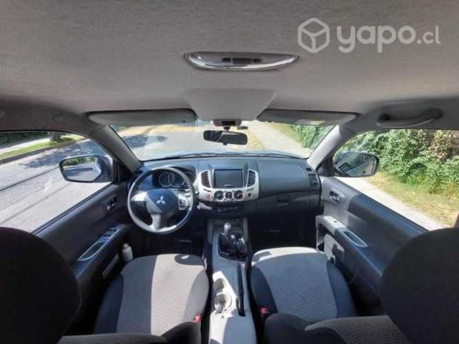 Mitsubishi l200 2015