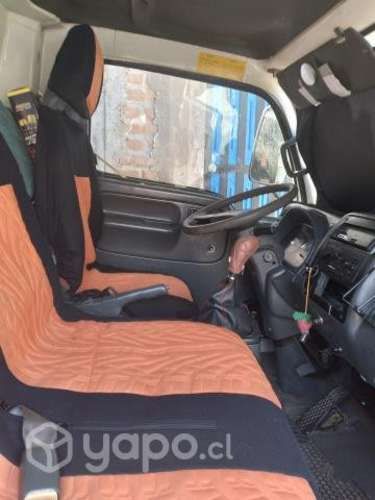 Camión YUEJIN modelo nj 1042 mdf año 2008