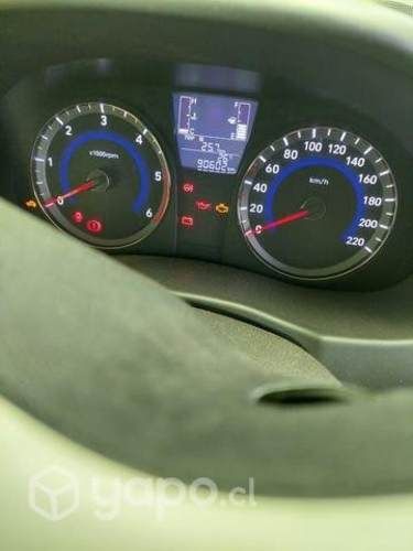 Taxi Hyundai Accent año 2018, turbo Diesel r