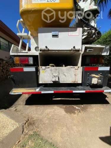 Camión Isuzu 2006 Alzahombre