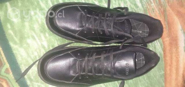 Zapatos de escuela 44