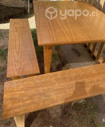 Mesa grande y 2 bancas amplias