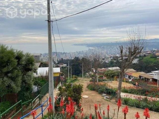 Se vende Casa 6 dormitorios 2 baños Nueva Aurora