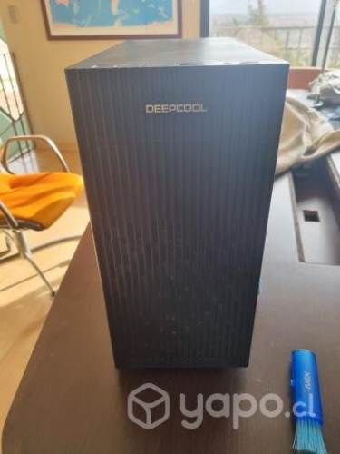 Computador de escritorio más monitor