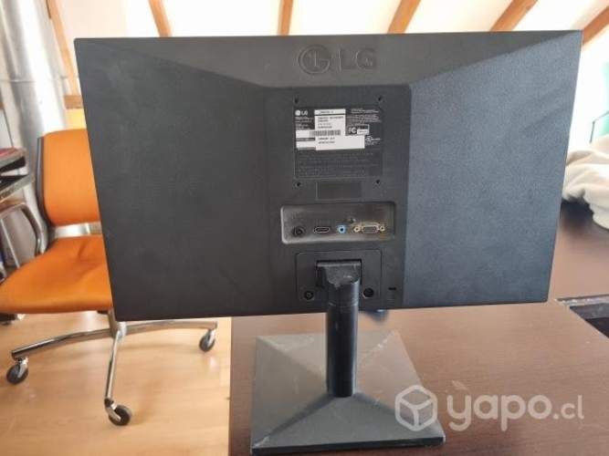 Computador de escritorio más monitor
