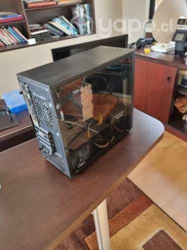 Computador de escritorio más monitor