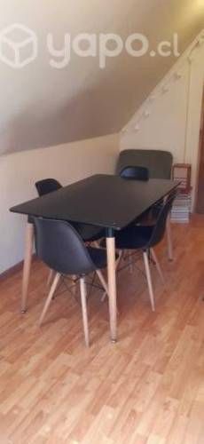 Comedor con 4 sillas USADO