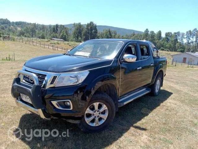 Vendo camioneta nissan np300 2015 4x4
