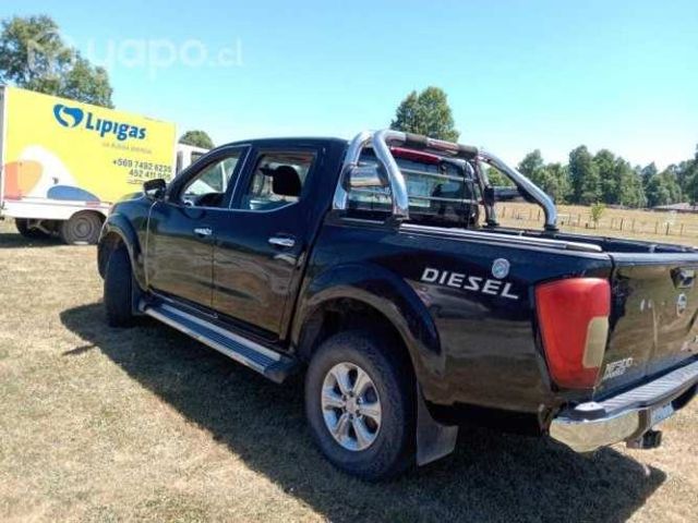 Vendo camioneta nissan np300 2015 4x4