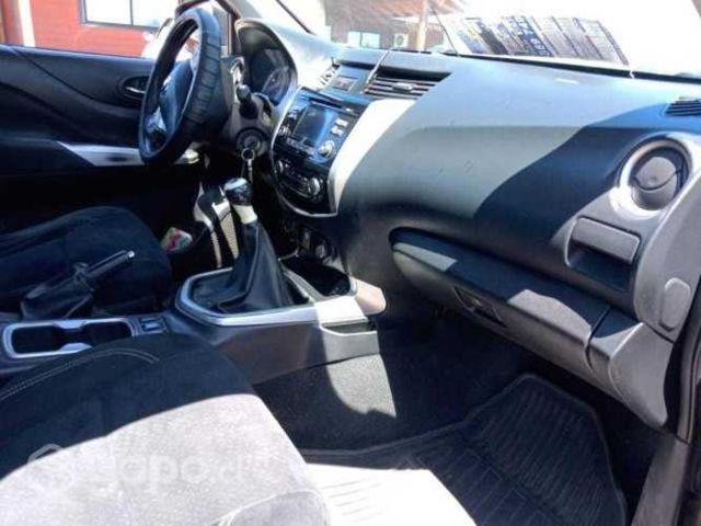 Vendo camioneta nissan np300 2015 4x4