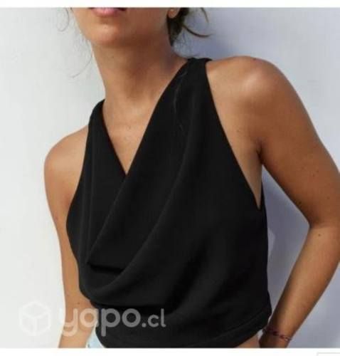 Polera zara negra corta