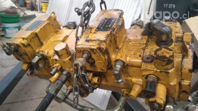 Bomba hidraulica minicargador Caterpillar