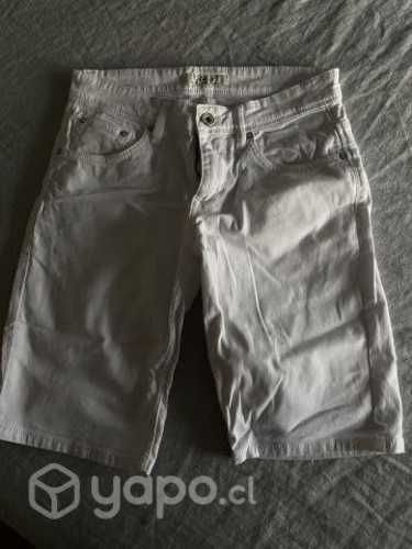 Bermuda marca Celio color blanco talla 38