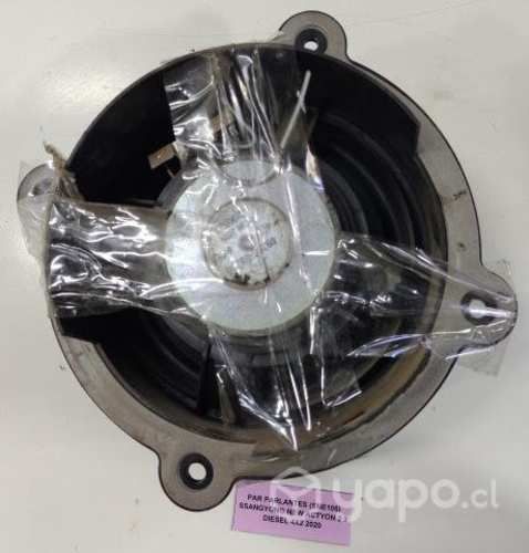 Par Parlantes (SNE105) SSangyong New Actyon 2.2