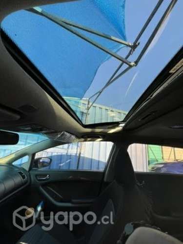 Kia cerato 5 top de línea
