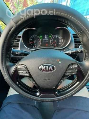 Kia cerato 5 top de línea