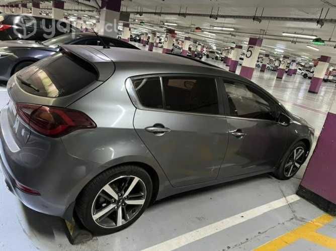 Kia cerato 5 top de línea