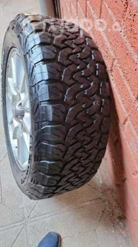 Llanta ford original 275- 55 aro 20