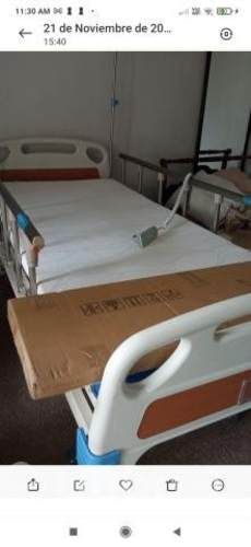 Cama clinica eléctrica