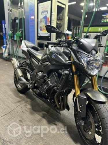 Motocicleta Yamaha F8