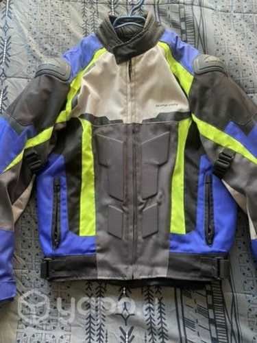 Chaqueta Yamaha todas sus protecciones