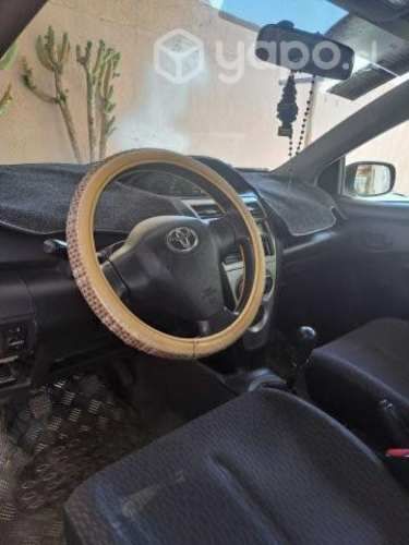 Toyota yaris 2011