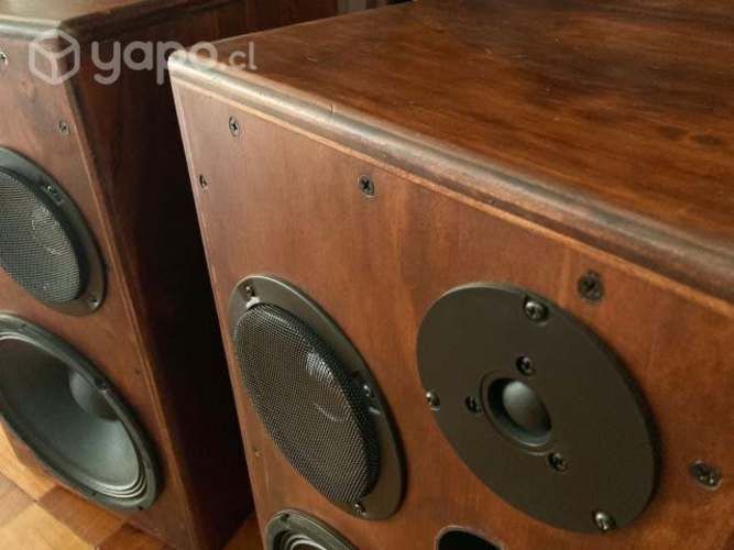 Amplificador Victor + Cd Player + Parlantes