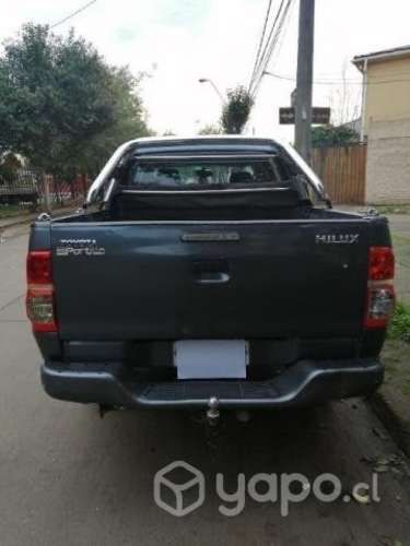 Toyota hilux 2014 4x2 2.5 dísel