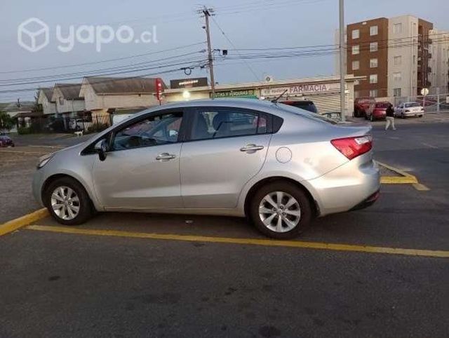 Auto Kia rio 4