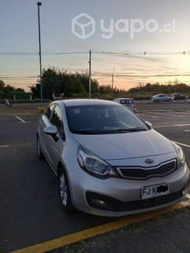 Auto Kia rio 4
