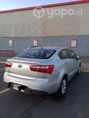 Auto Kia rio 4