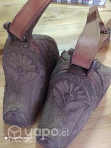 Estribos antiguos con arciones