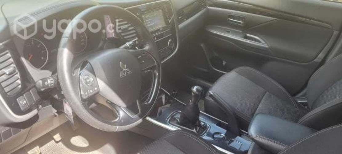 Mitsubishi outlander 2020