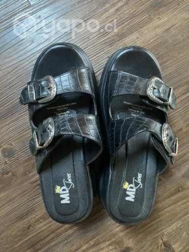 Chala marca MD Shoes talla 38