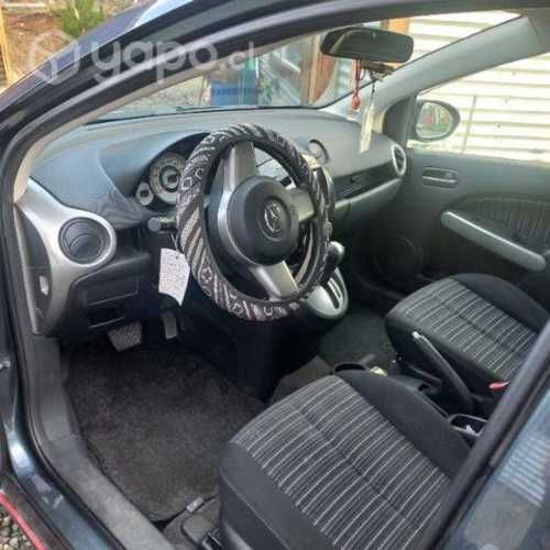 Se vende mazda demio