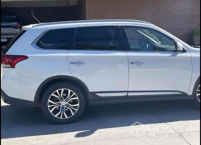 Mitsubishi Outlander 4x4 automatico top en linea