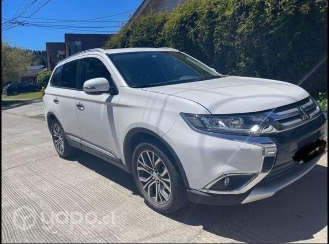 Mitsubishi Outlander 4x4 automatico top en linea