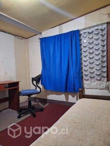 Se arrienda pieza amoblada a estudiantes