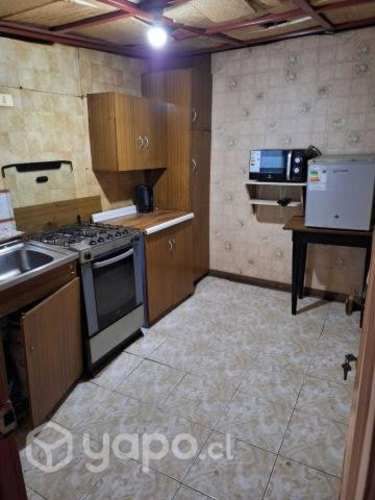 Se arrienda pieza amoblada a estudiantes