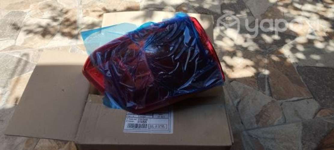 Foco kia carnival trasero izq