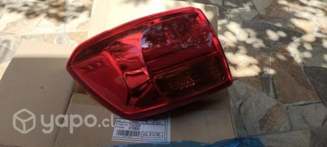 Foco kia carnival trasero izq