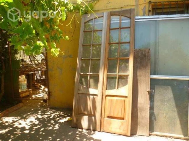 Puerta doble hoja con vidrios biselados