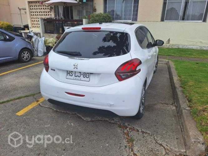 Peugeot 208 2016