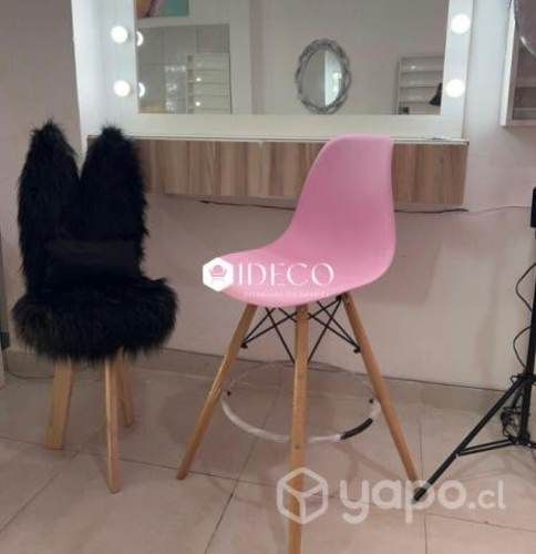 Taburete alto eames de polipropileno