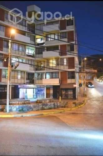 Se arrienda habitación a mujer en Valparaíso