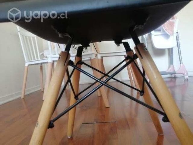 Sillón Eames en buen estado x2