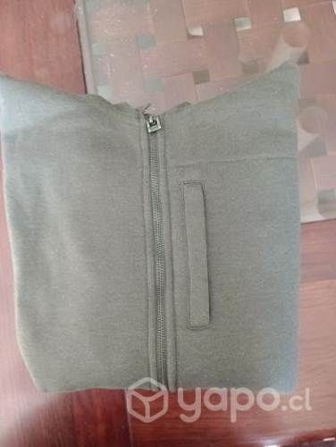 Poleron Polemic talla 18 muy poco uso