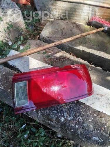 Foco trasero nissan v16